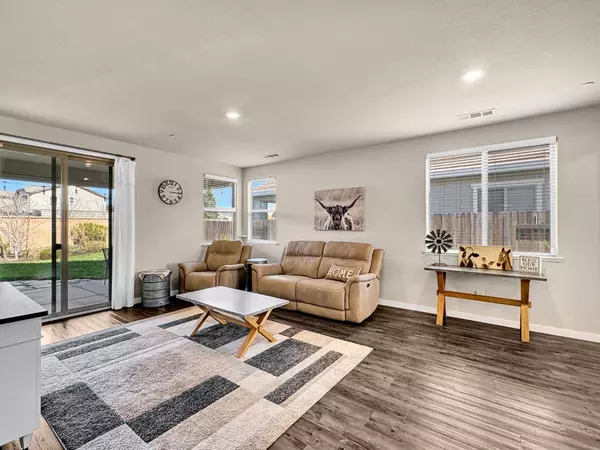 2256 Provincetown Way, Roseville, CA 95747