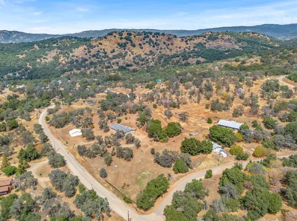 50108 Daffodil Lane, Squaw Valley, CA 93675