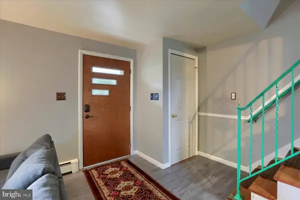 904 HERMAN DR, Mechanicsburg, PA 17055