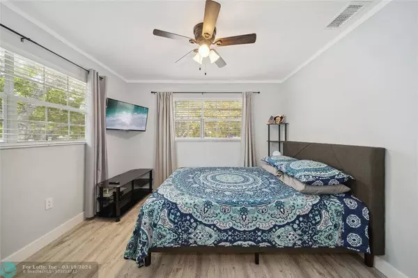 421 SE 10th St  #A202, Dania Beach, FL 33004