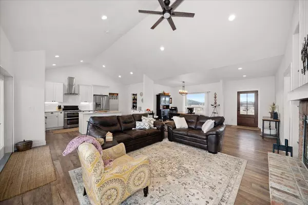 6221 E WOOLARD Rd, Colbert, WA 99005