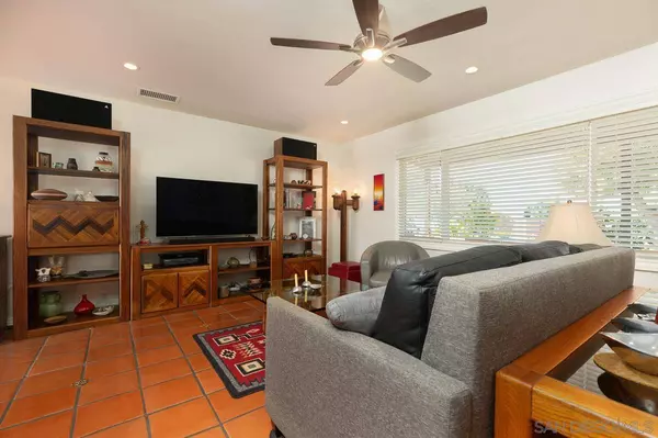 3851 Haiwatha Way, San Diego, CA 92117