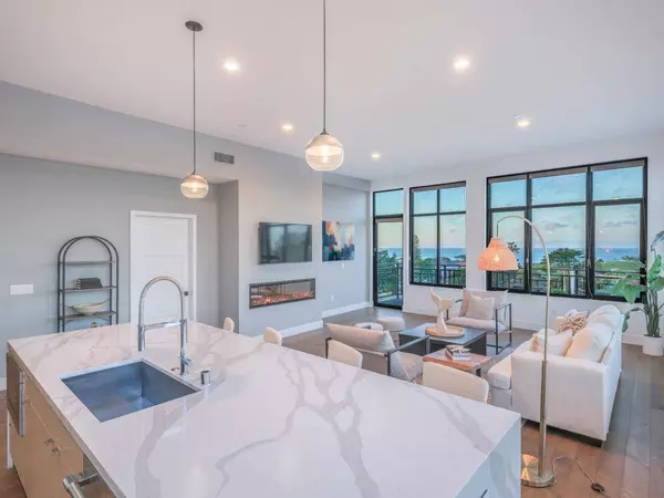 542 Lighthouse AVE 302, Pacific Grove, CA 93950