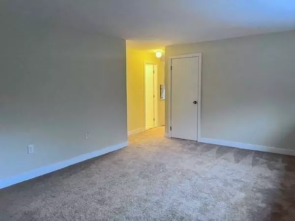 69 Nicholas Rd #B, Framingham, MA 01701