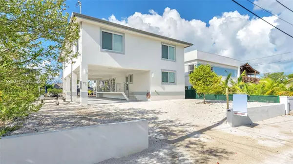841 Spoonbill Ln, Key Largo, FL 33037