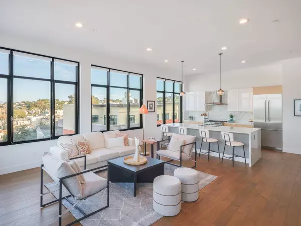 542 Lighthouse AVE 302, Pacific Grove, CA 93950