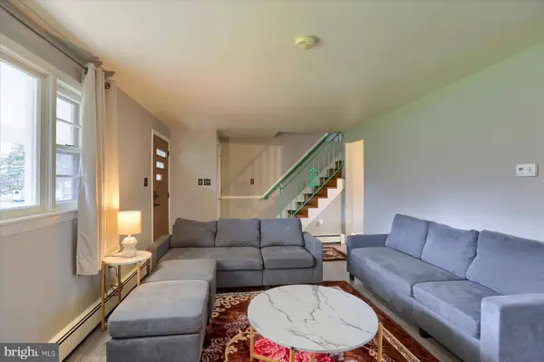 904 HERMAN DR, Mechanicsburg, PA 17055