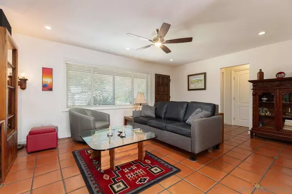 3851 Haiwatha Way, San Diego, CA 92117