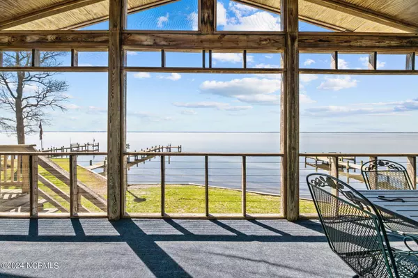 71 Live Oak Road, Grantsboro, NC 28529