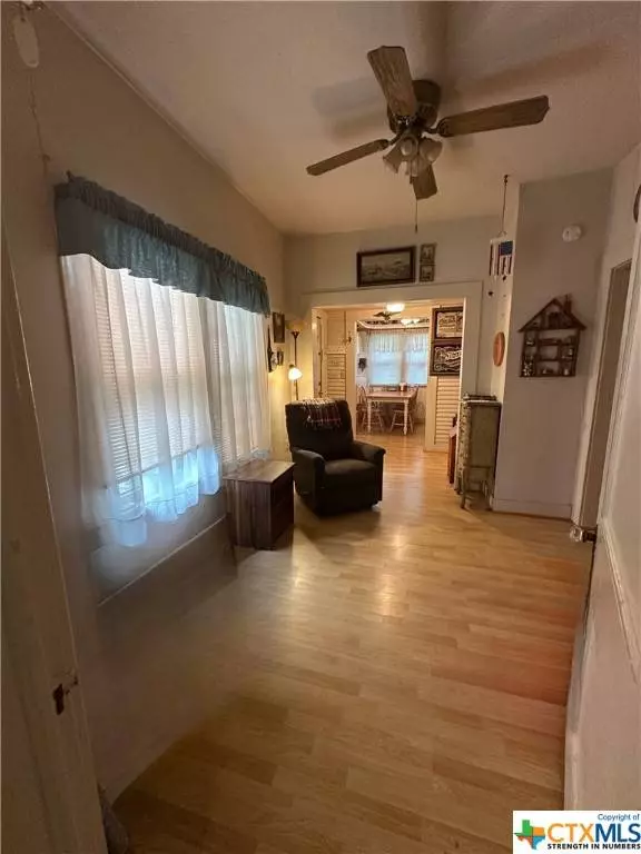 307 Fairwinds ST, Hallettsville, TX 77964