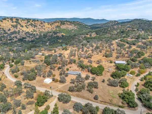 50108 Daffodil Lane, Squaw Valley, CA 93675