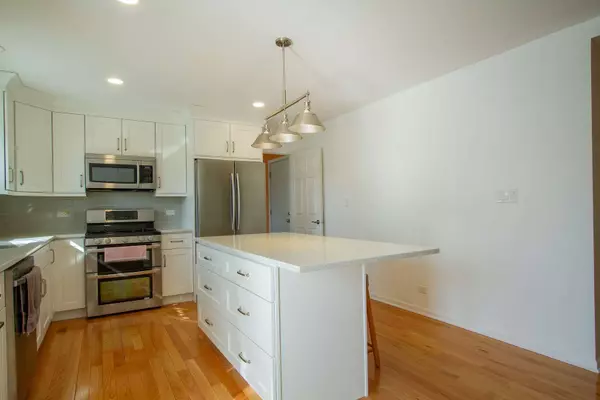 761 E Juniper DR, Palatine, IL 60074