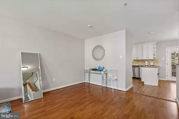 7820 FOXFARM LN, Glen Burnie, MD 21061