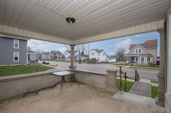 94 S Main St, West Alexandria, OH 45381