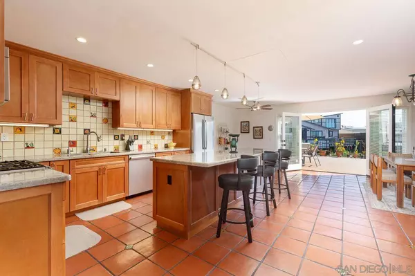 3851 Haiwatha Way, San Diego, CA 92117