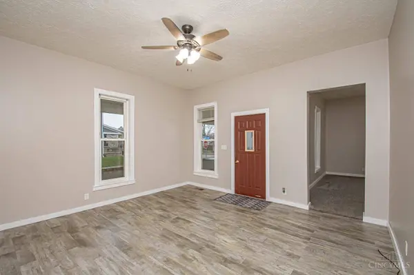 94 S Main St, West Alexandria, OH 45381