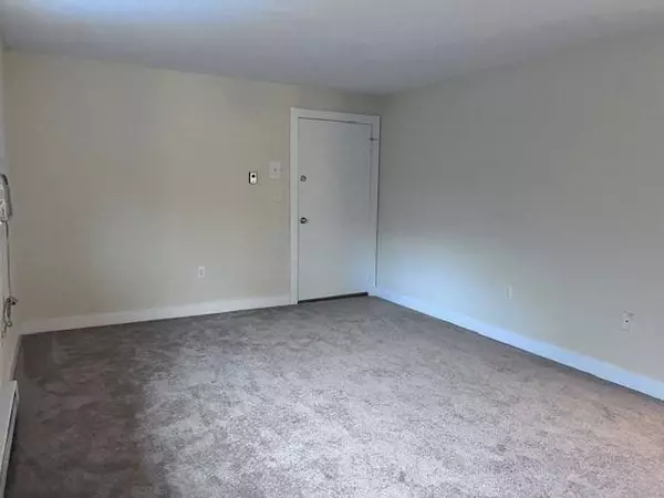 69 Nicholas Rd #B, Framingham, MA 01701