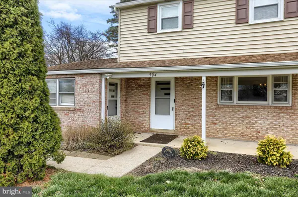 904 HERMAN DR, Mechanicsburg, PA 17055