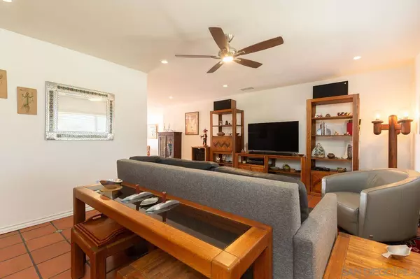 3851 Haiwatha Way, San Diego, CA 92117