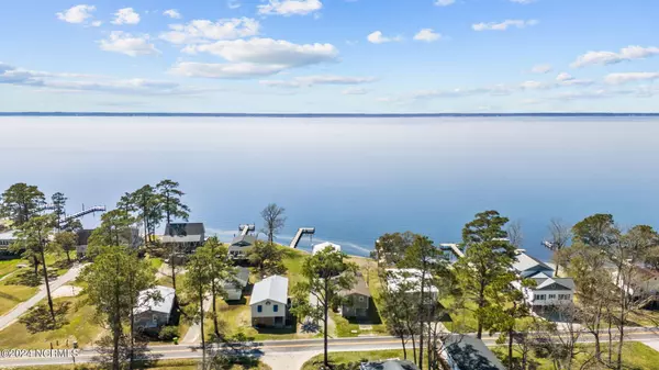 71 Live Oak Road, Grantsboro, NC 28529