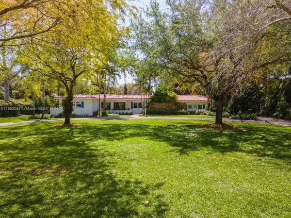 7600 SW 122nd St, Pinecrest, FL 33156