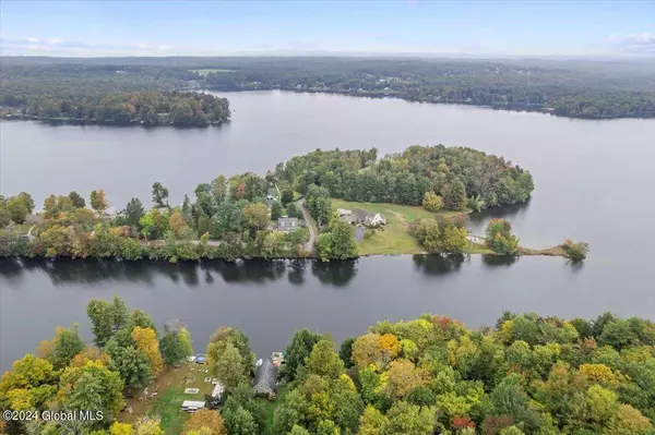 2690 May Road, Galway, NY 12086