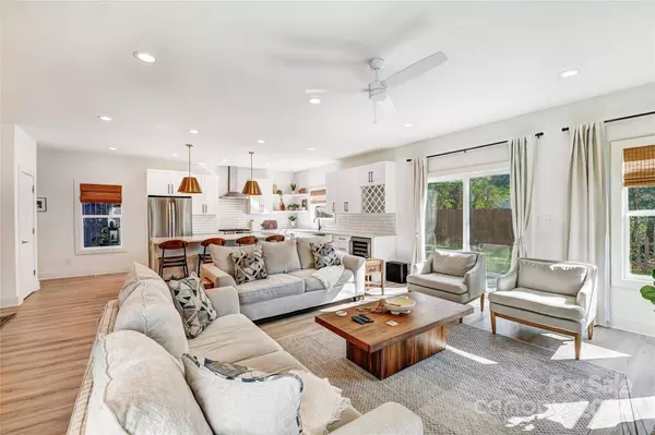 526 Seldon DR, Charlotte, NC 28216