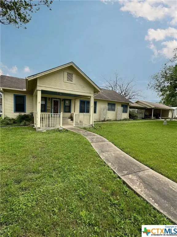 307 Fairwinds ST, Hallettsville, TX 77964