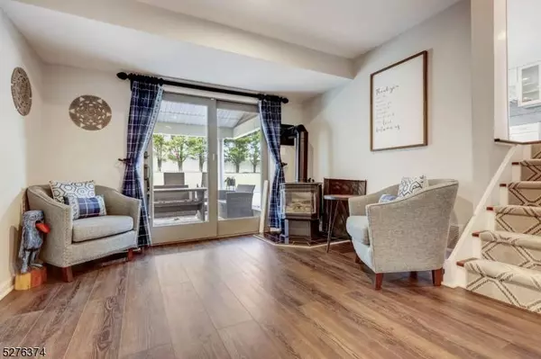 5 Robert Ct, Roxbury Twp., NJ 07876