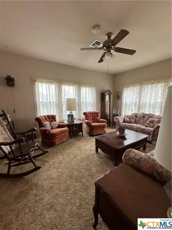 307 Fairwinds ST, Hallettsville, TX 77964