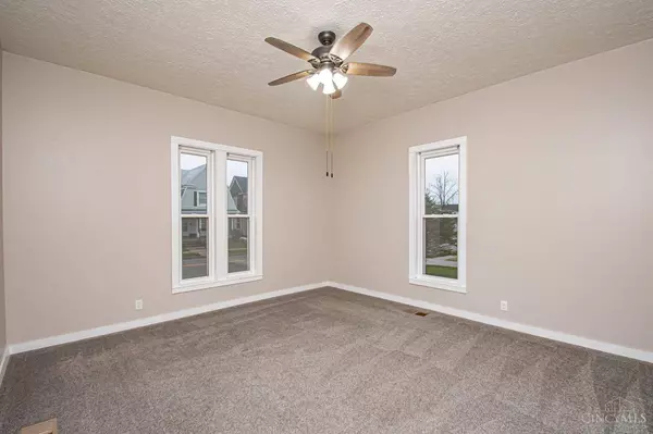 94 S Main St, West Alexandria, OH 45381