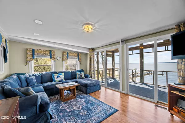 71 Live Oak Road, Grantsboro, NC 28529