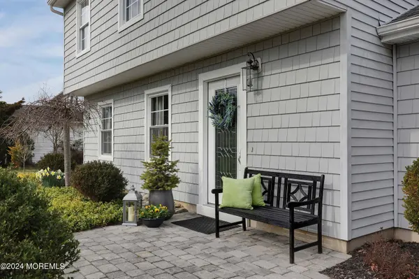 1072 Lake Placid Drive, Toms River, NJ 08753