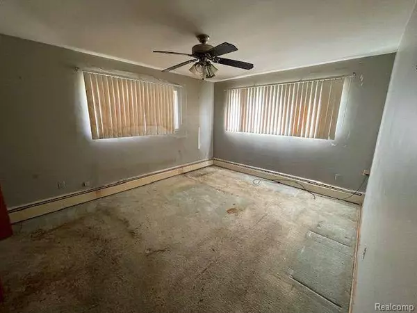 8651 EVERGREEN Avenue, Detroit, MI 48228