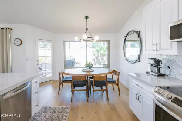 198 W KNOX Road, Tempe, AZ 85284