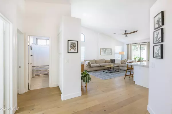 198 W KNOX Road, Tempe, AZ 85284