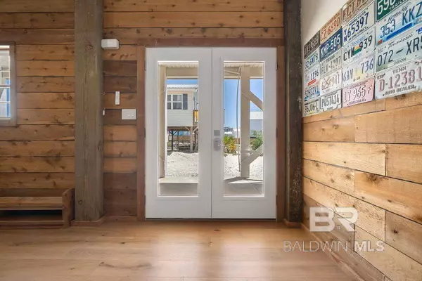 453 E 2nd Avenue, Gulf Shores, AL 36542