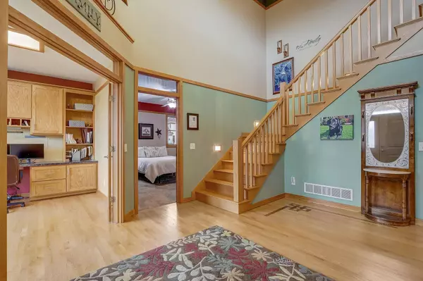 511 S Meadowbrook Lane, Waunakee, WI 53597