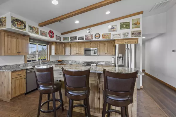 5039 E Antelope Rd, Eagle Point, OR 97524