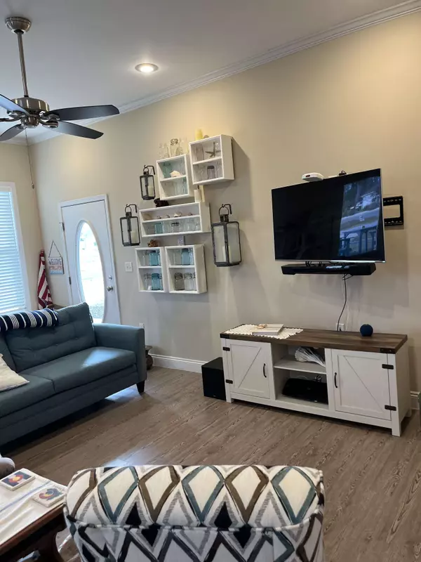 6427 Georgia Ave, Port St Joe, FL 32456