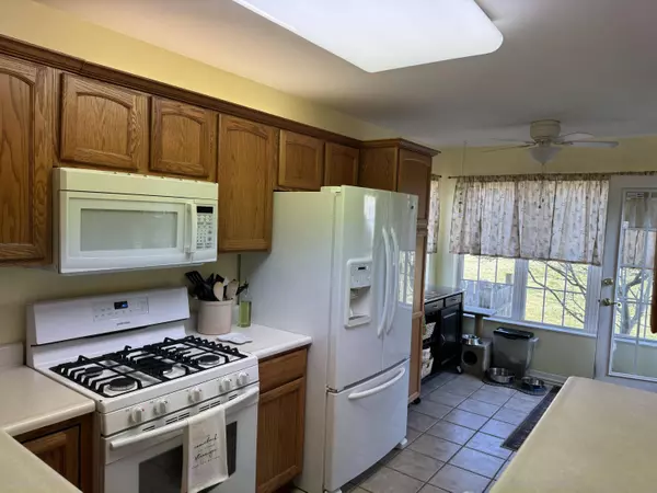 80 S Chase Drive, Crown Point, IN 46307