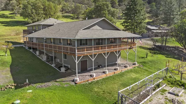 5039 E Antelope Rd, Eagle Point, OR 97524