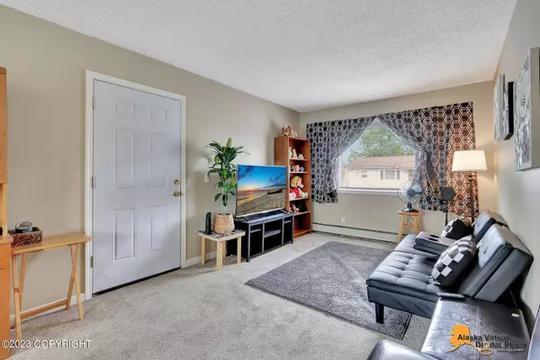 4216 San Roberto AVE, Anchorage, AK 99508