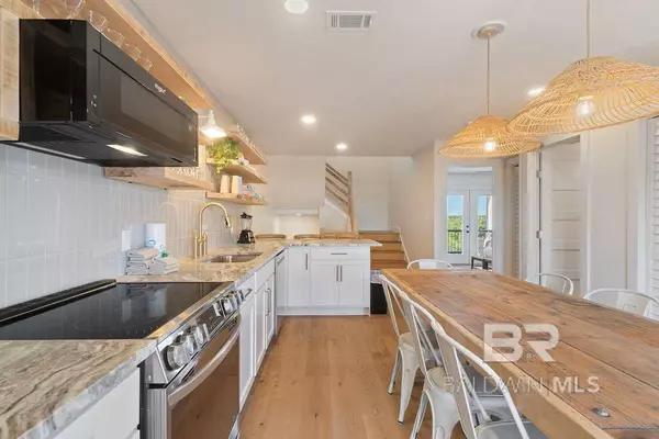 453 E 2nd Avenue, Gulf Shores, AL 36542