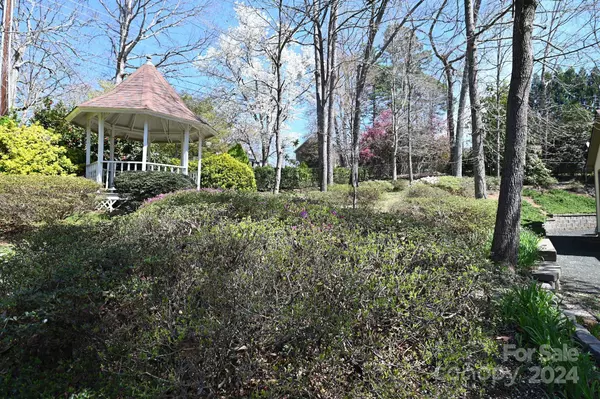 122 35th AVE NW, Hickory, NC 28601