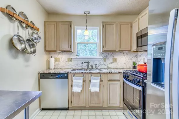 4201 Marble WAY, Asheville, NC 28806