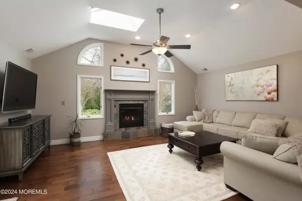 1072 Lake Placid Drive, Toms River, NJ 08753