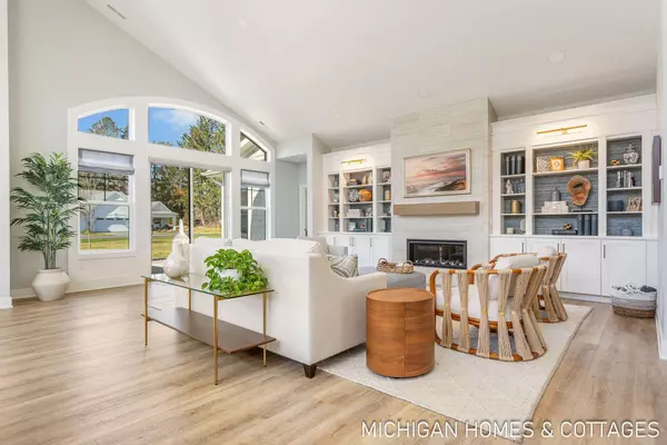 709 Bay Shore Drive, Holland, MI 49424