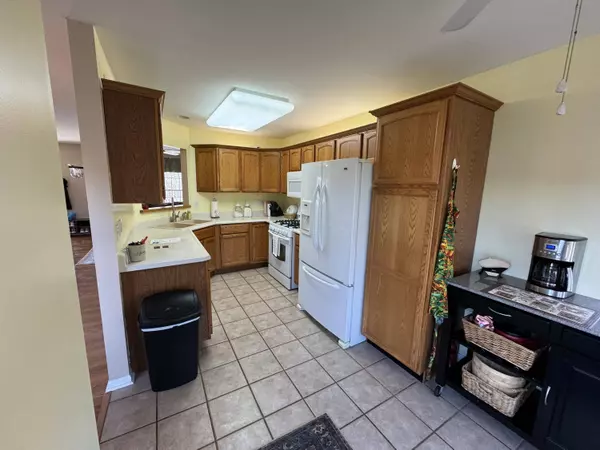 80 S Chase Drive, Crown Point, IN 46307