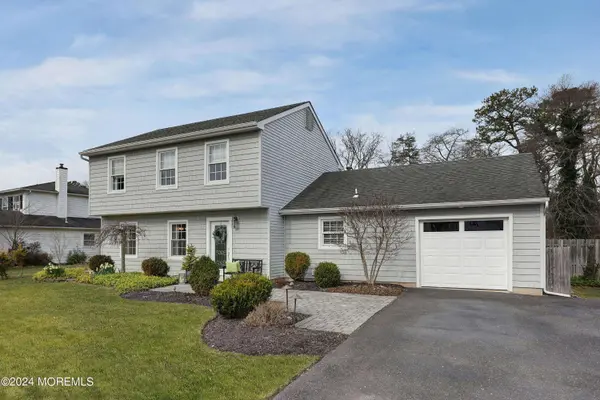 1072 Lake Placid Drive, Toms River, NJ 08753